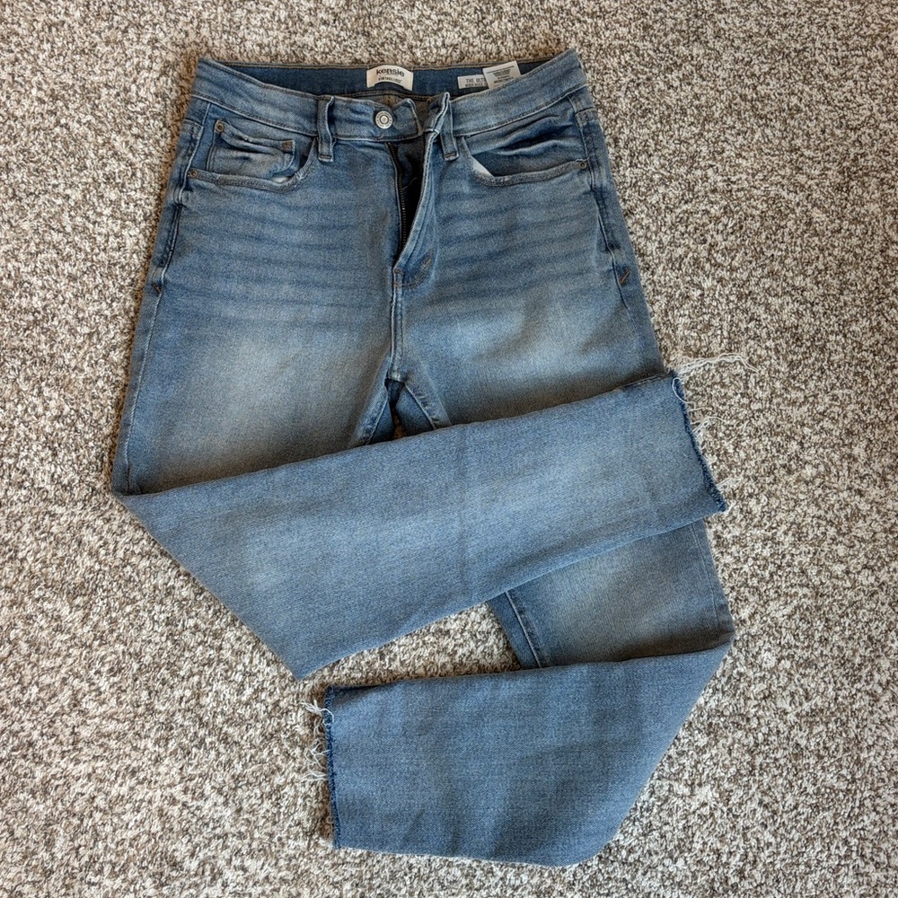 Kensie Denim Jeans with Frayed Hem
